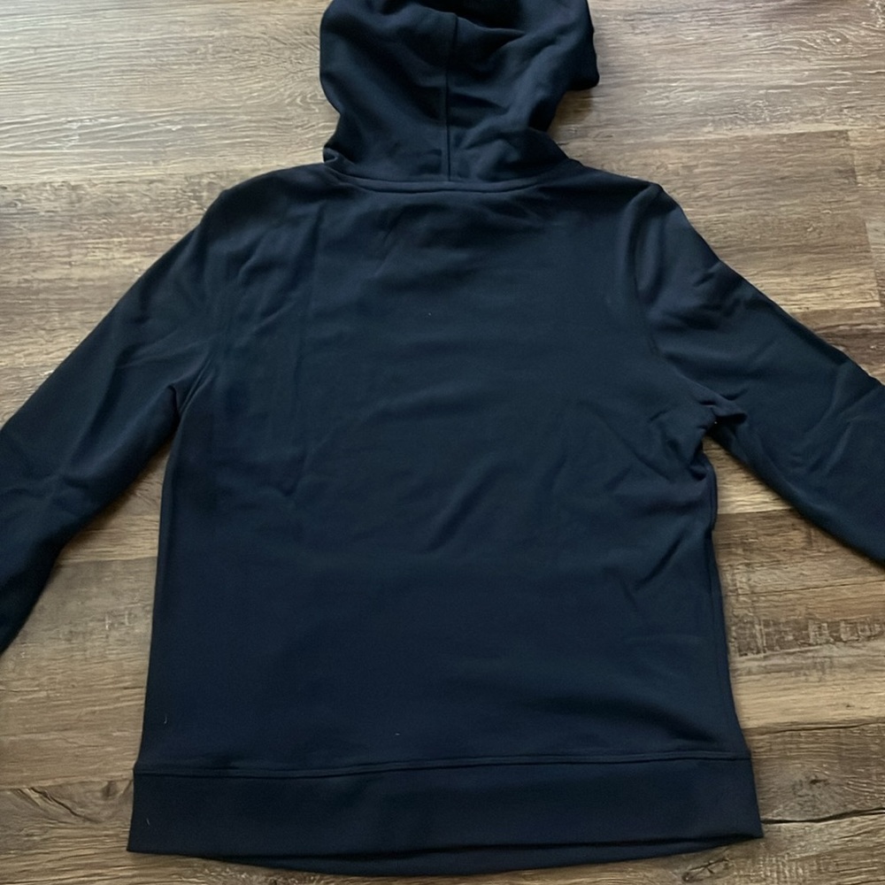 New Embroidered Tommy Logo Hoodie - Picture 9 of 9